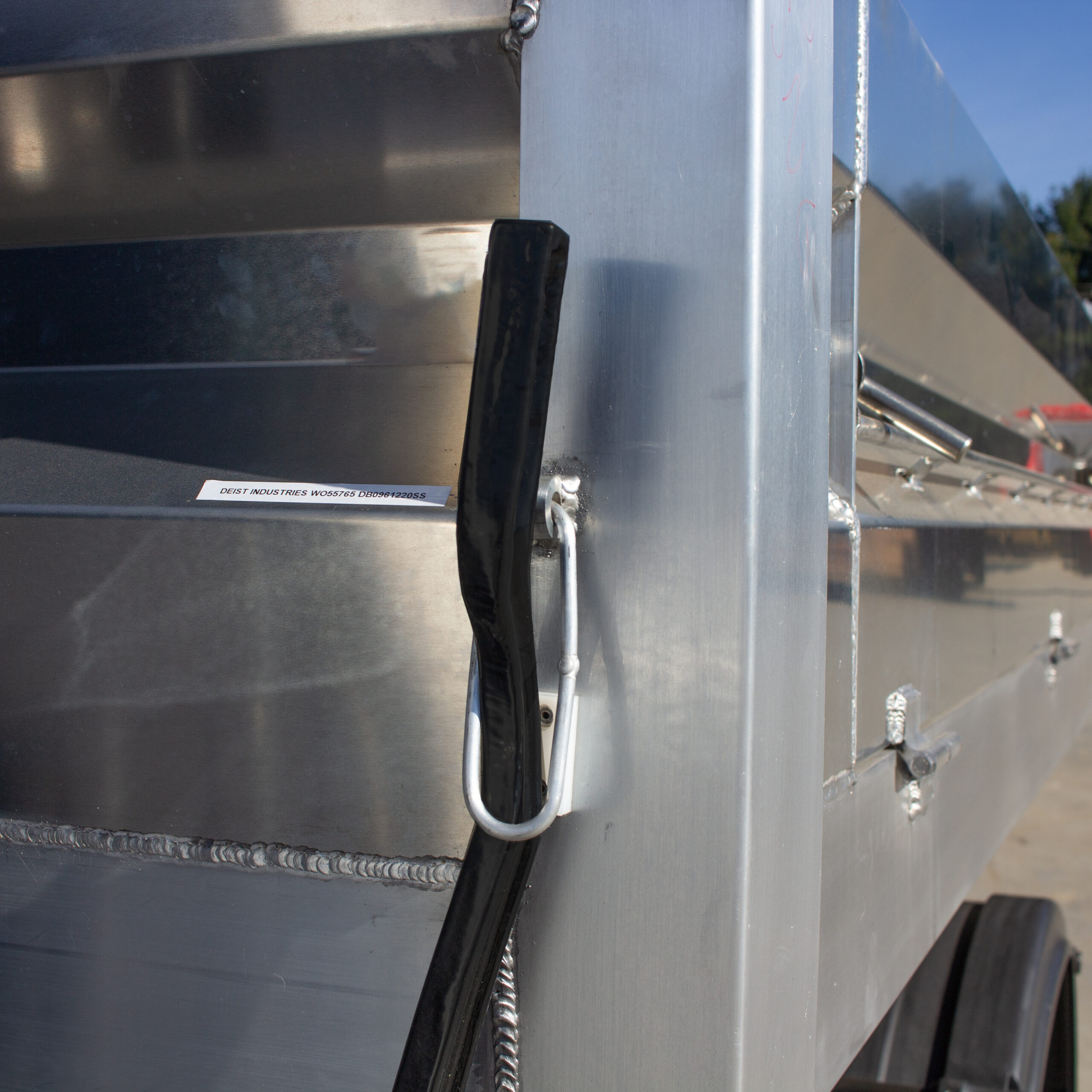 switch-n-go-aluminum-dump-body-front-release-150